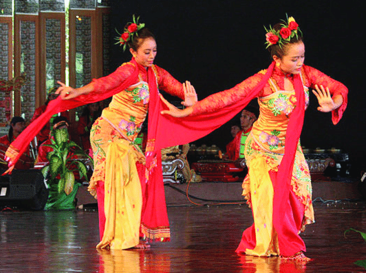 The Sundanese Jaipongan Langit Biru dance performance in West Java ...