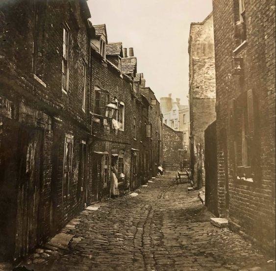 Lower Fore Street in Lambeth, London, 1865 (Source Link). | Download ...